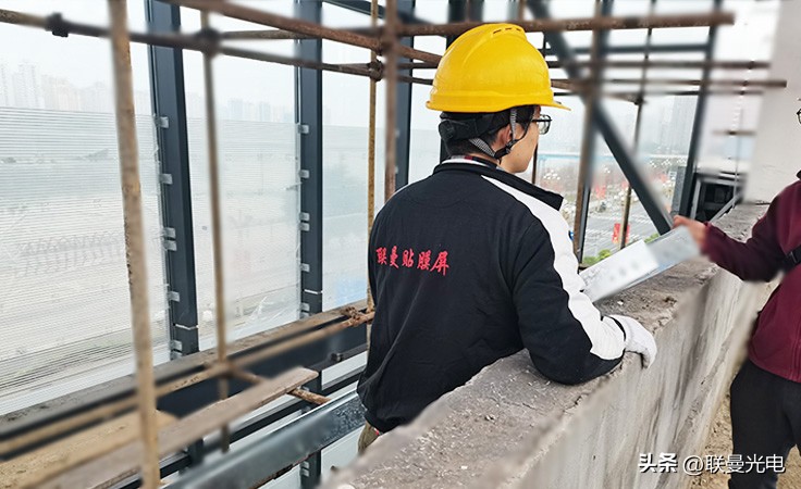 led贴膜屏安装流程,led贴膜屏评测