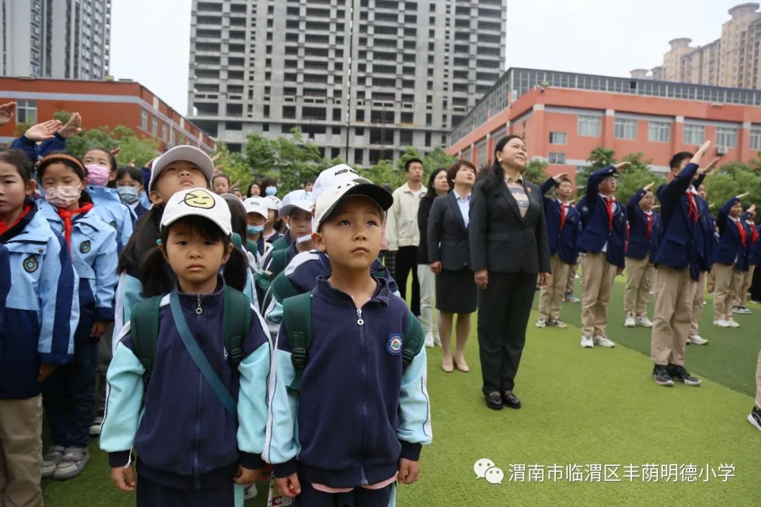 涓板窞骞煎皬琛旀帴,涓拌崼