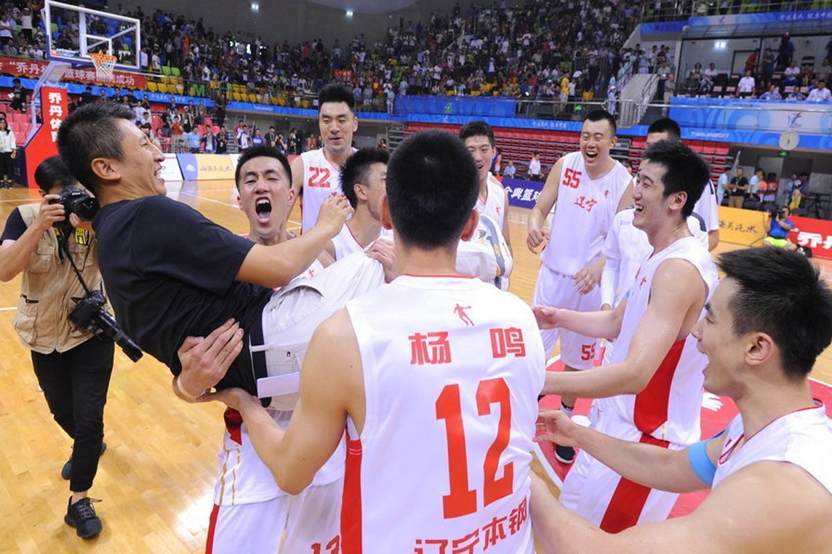 曝辽篮主帅郭士强下课,曝辽宁名帅加盟四川队