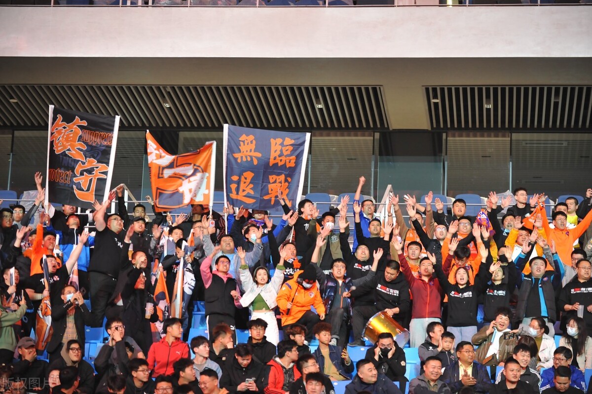 青岛海牛队赛前新闻发布会,青岛海牛队首发阵容