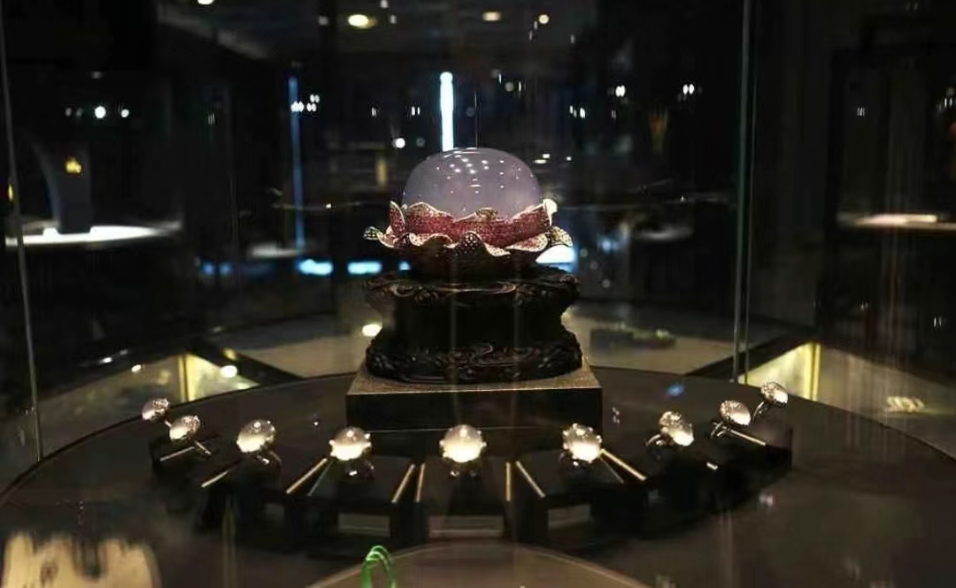 翡翠昭仪之星现存哪里,昭仪之星宝石为什么会见光死