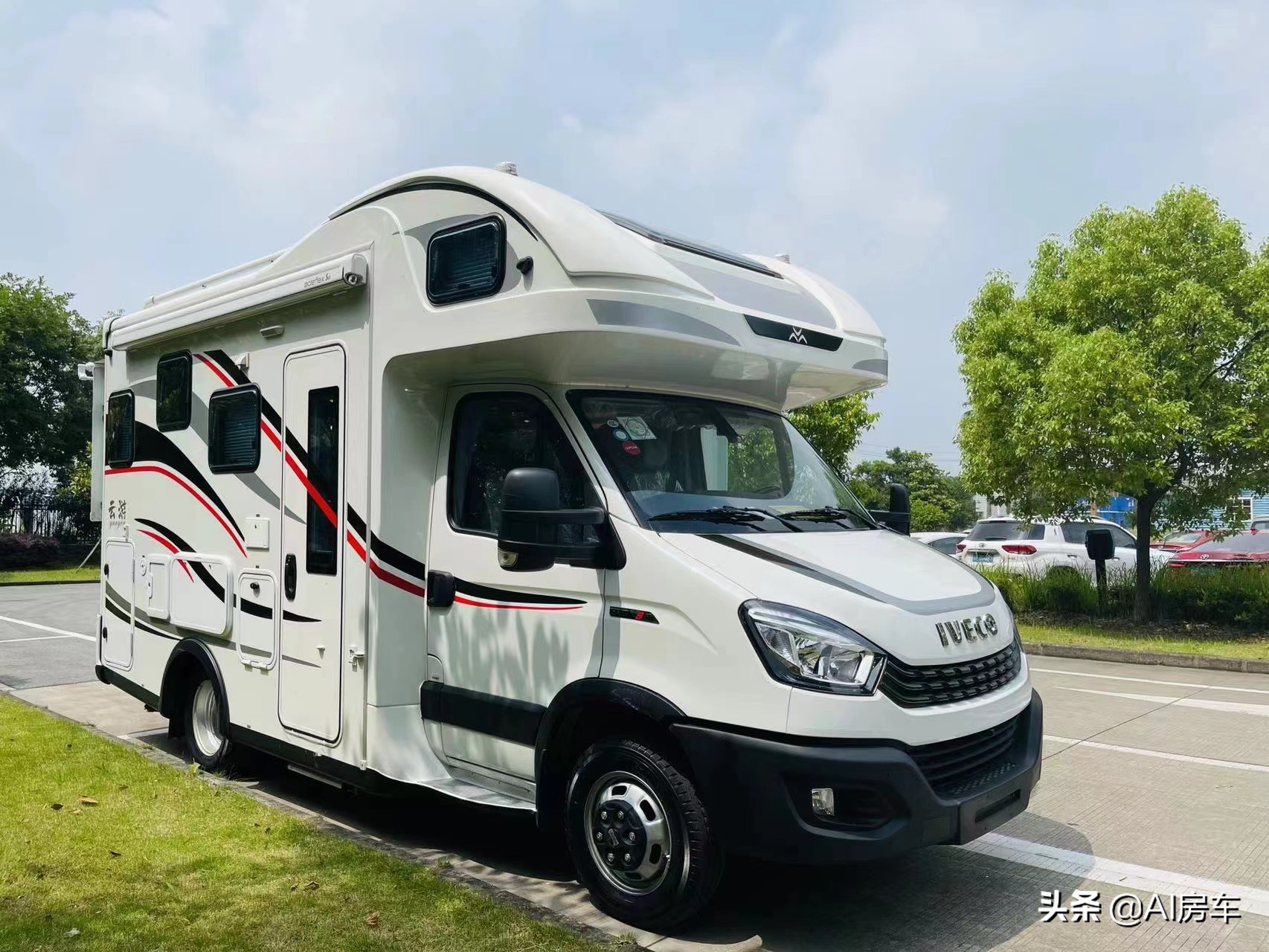 800w太阳能能充48v电池吗,续航500公里的太阳能房车