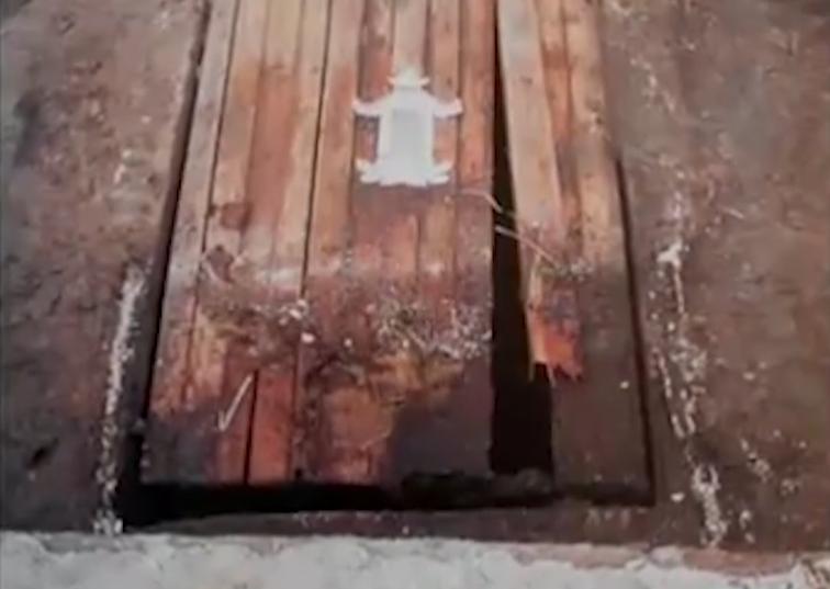 1988年哈尔滨出土“胖脸王妃”墓，金丝盖全脸，尸检揭开残忍真相