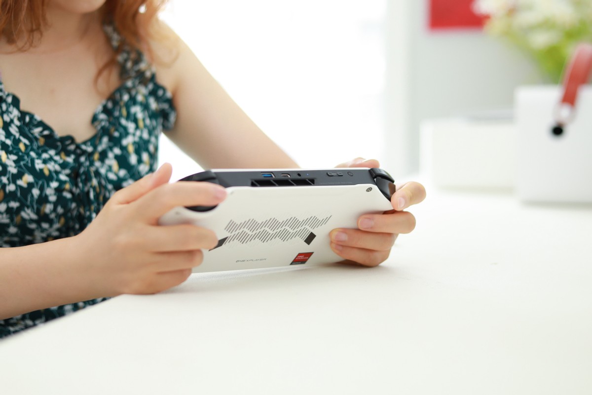 winmini掌机评测,最新windows迷你掌机