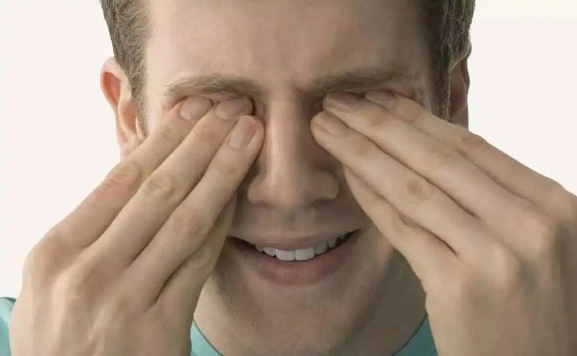 早晨起来眼皮肿、眼袋大?中医告诉你哪里出了问题,如何解决