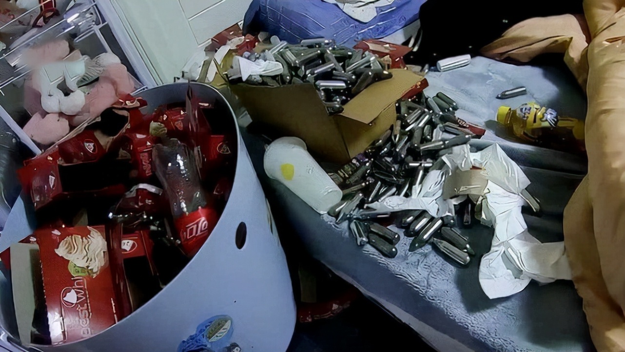 朋友圈卖笑气被抓涉案金额15万,非法经营笑气获利3000判几年