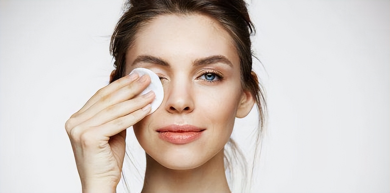 皮肤太油实则是缺水,到底是皮肤干缺水还是皮肤油缺水