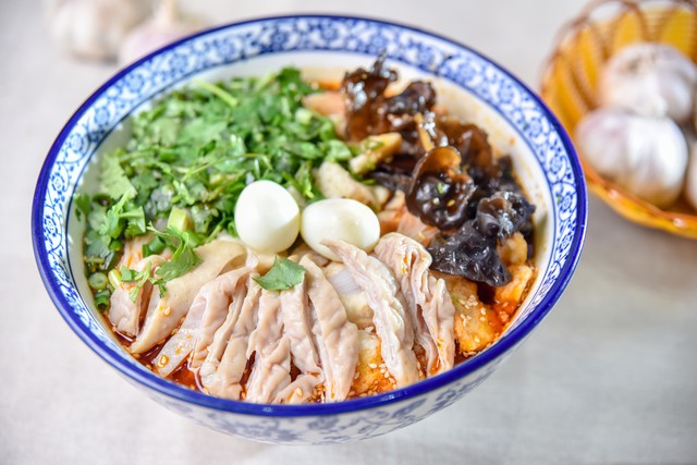 30岁投资5万开个面馆创业怎么样,新模式开面馆如何赚钱呢