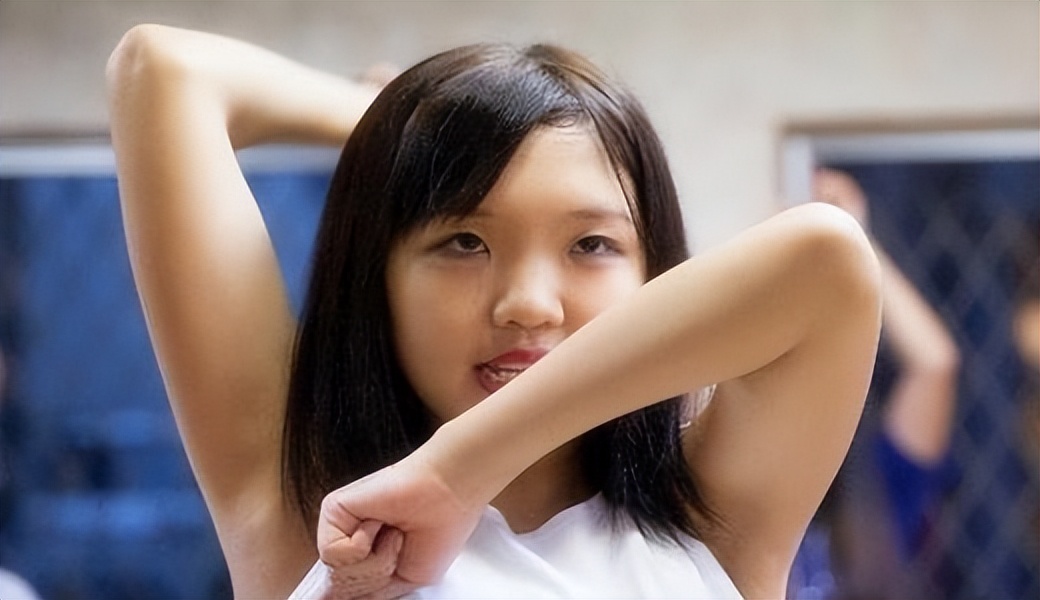 女孩最早几岁来例假,女孩初来例假最佳年龄