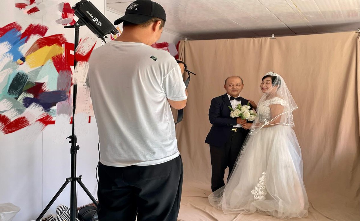 社区幸福同框摄影活动,街道办幸福晚年金婚公益摄影活动