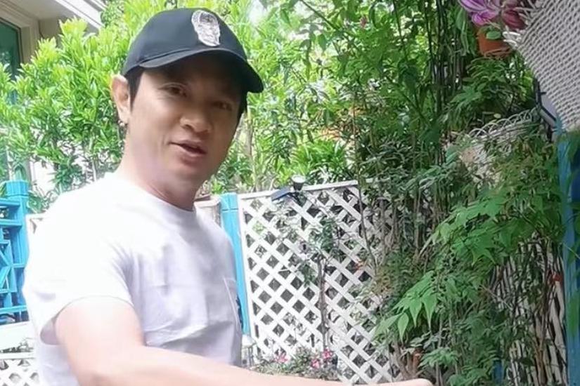 53岁罗中旭踢球被踢伤眼睛，曾因车祸捡回一条命，如今无儿无女