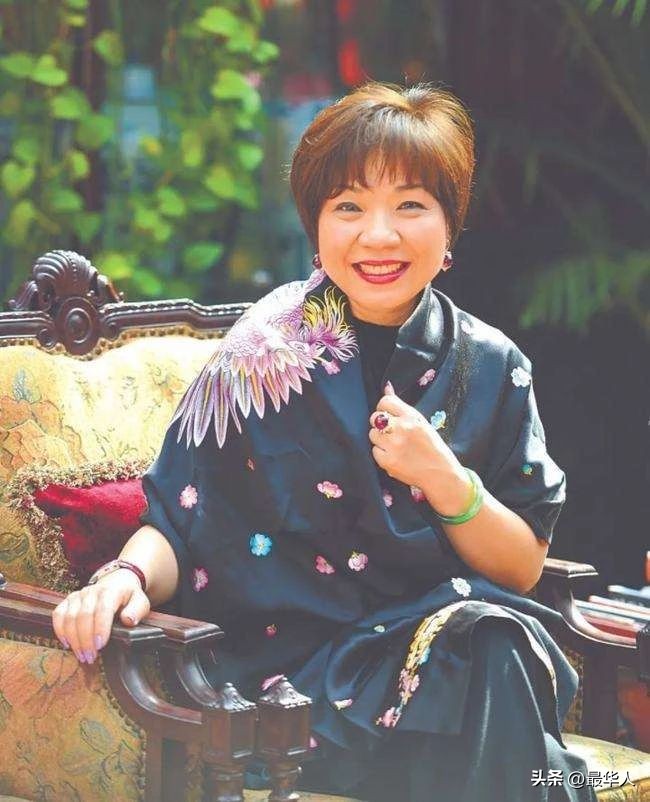 赌王家族十大女富豪,从贫家女逆袭传奇巨星经历了什么