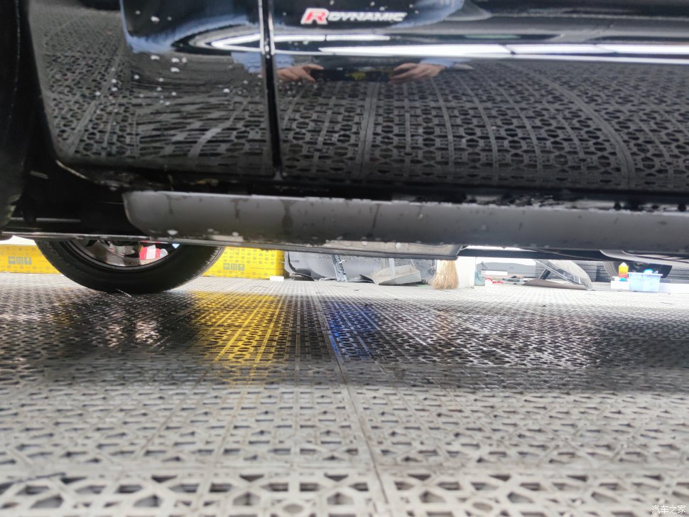 20款路虎发现5安装电动踏板,路虎发现5踏板改装过程