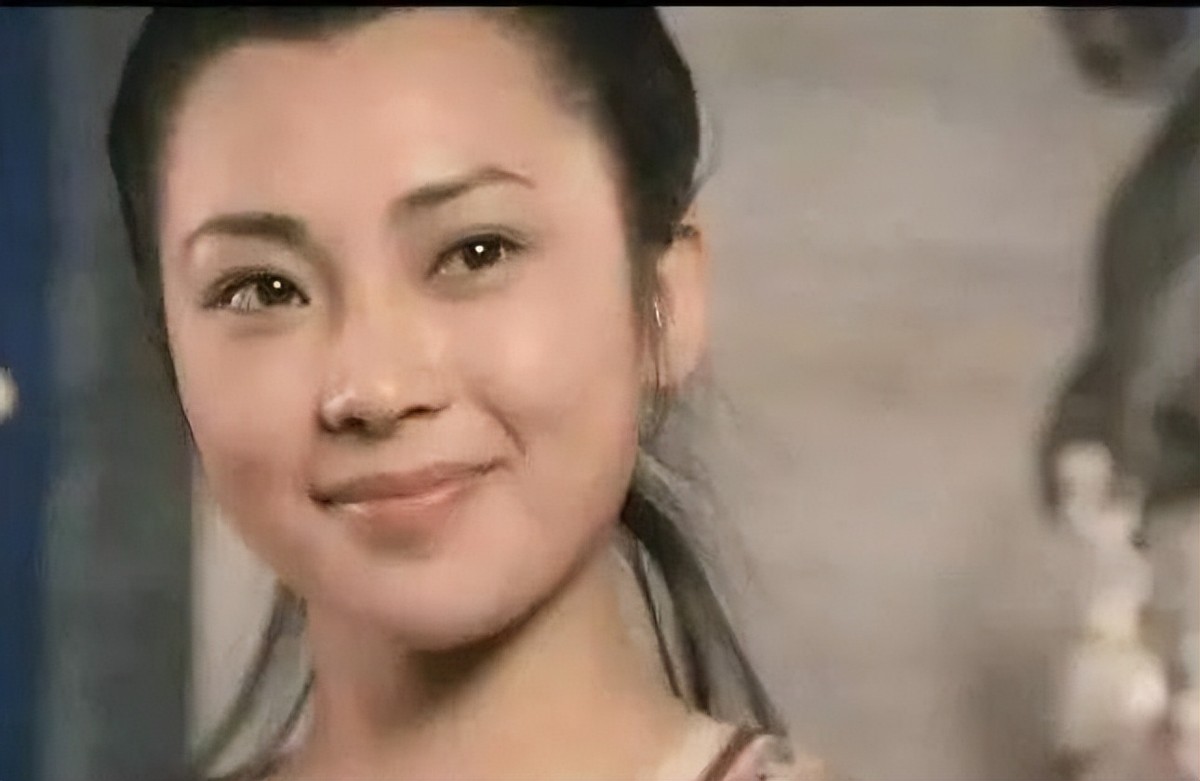 黄秋燕和李连杰有几个孩子,黄秋燕的两个女儿还认李连杰吗