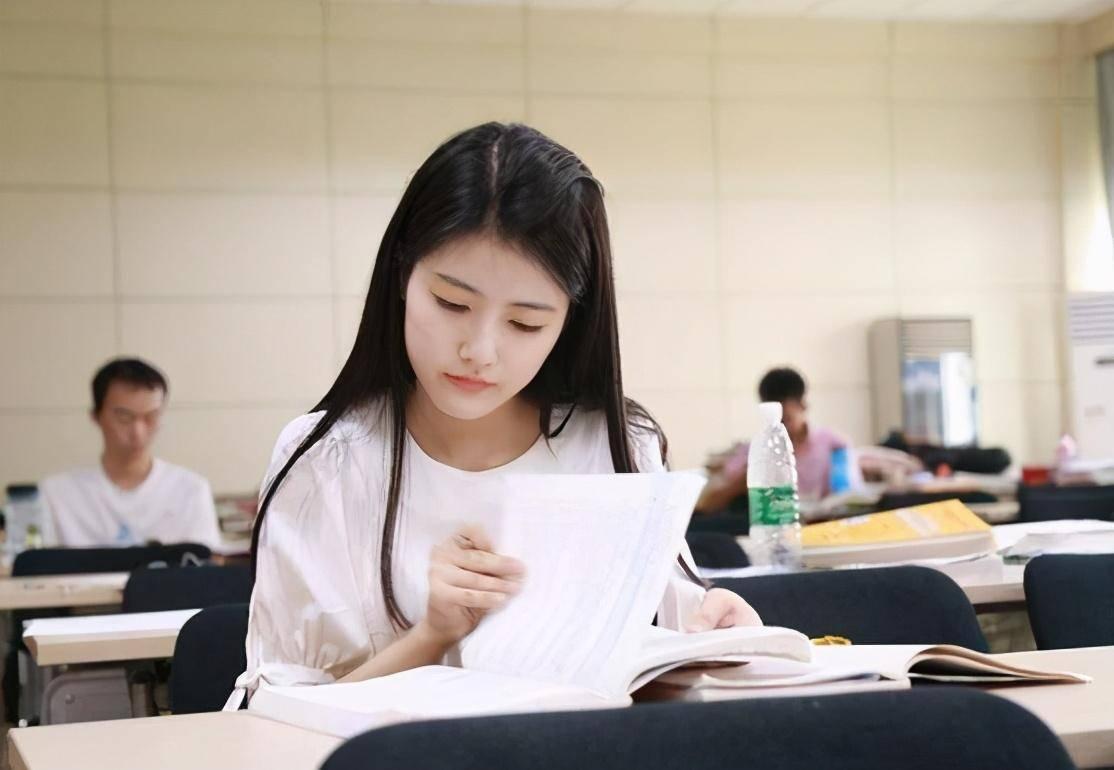 中铁局今年还招聘各校生吗,中铁待遇真像校招那样吗