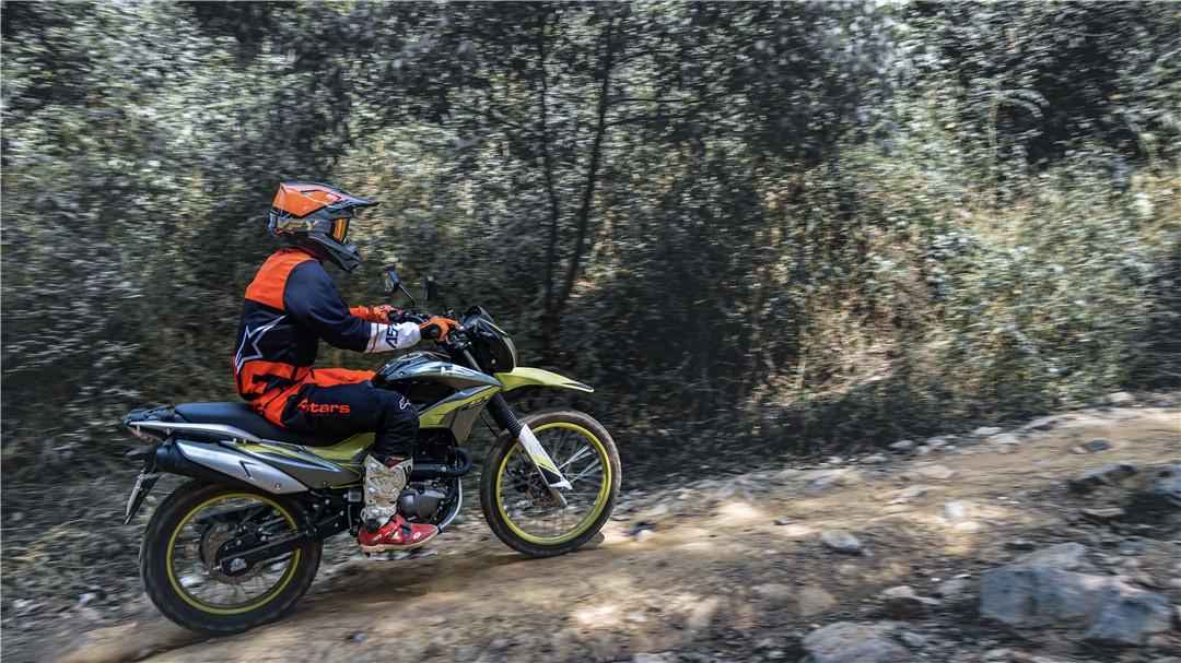 能上路的250cc摩托跑车,能跑250迈左右的摩托车