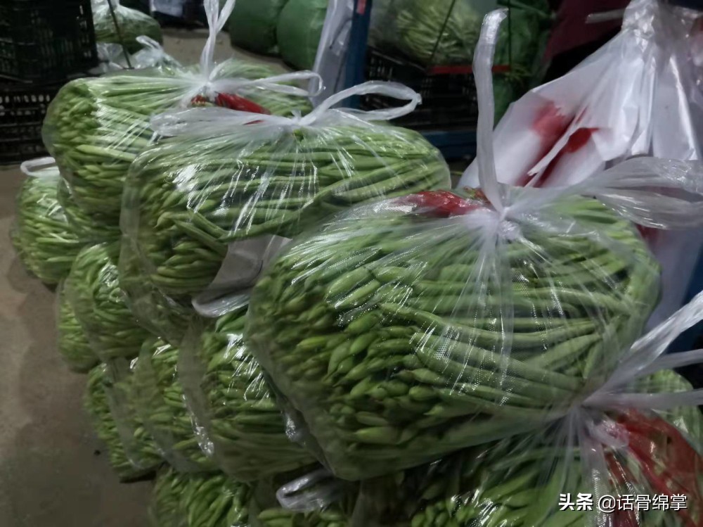 @绵阳市民,过春节不用愁,菜篮子、果盘子满满的