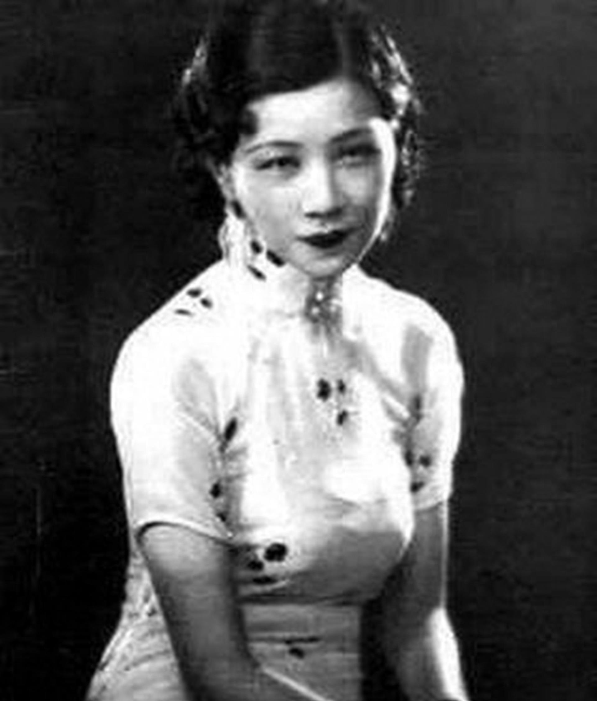 解胸生乳,探索民国女性自由之路