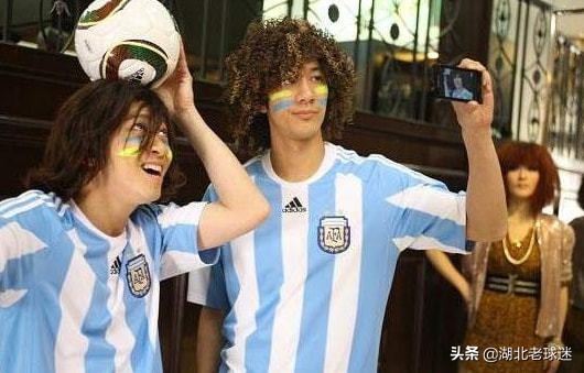 世界杯期间曾穿上阿根廷球衣吸引球迷！王力宏，你能退钱吗？