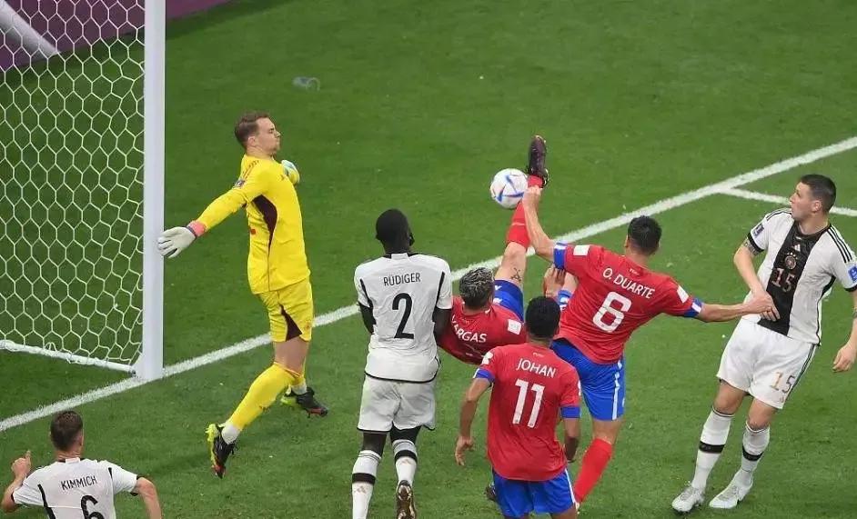 日本队2-1逆转德国队球迷,日本2-1击败西班牙后日本球迷反应