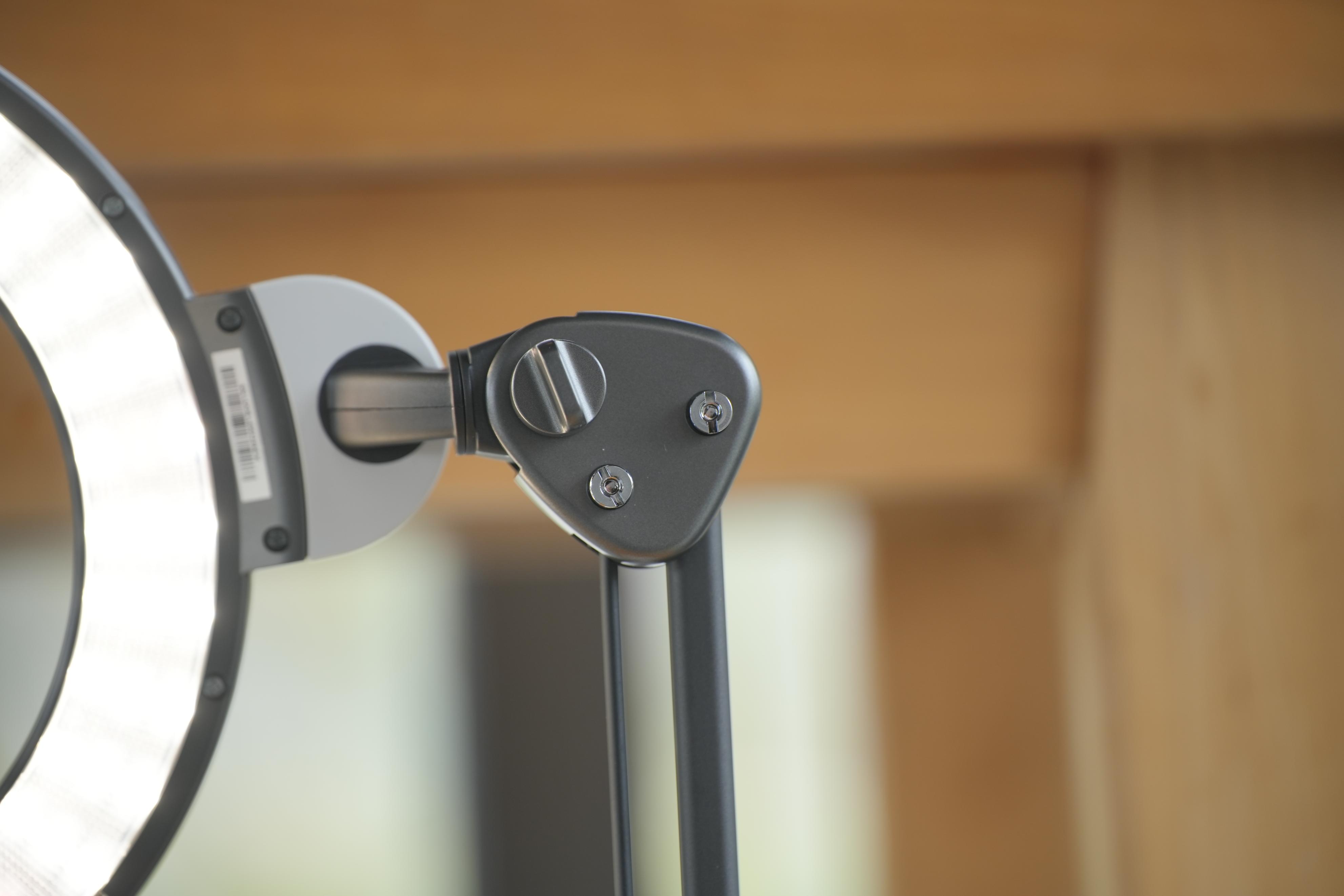 智商税还是护眼专家？爱德华医生天使之光2儿童学习润眼灯测评