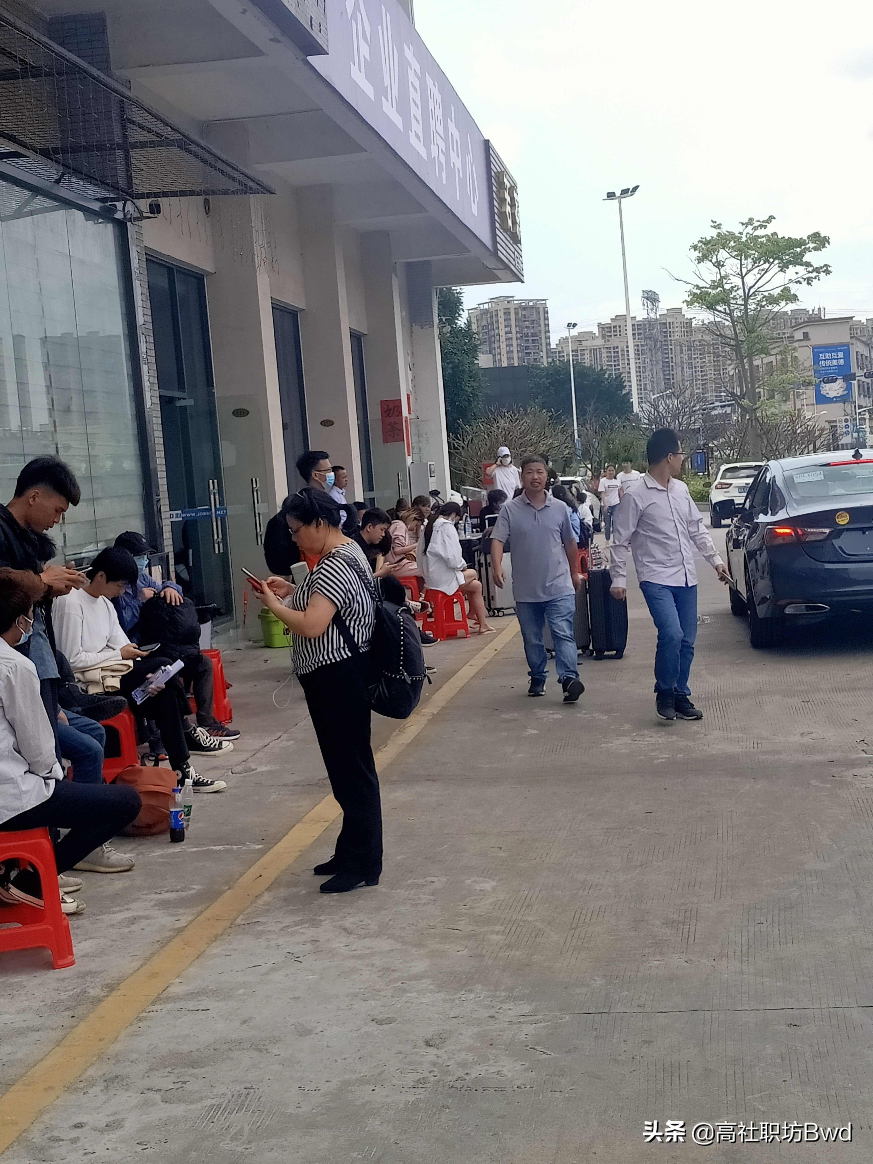 为什么东莞以前那么多人来打工,为什么感觉在东莞很难找工作