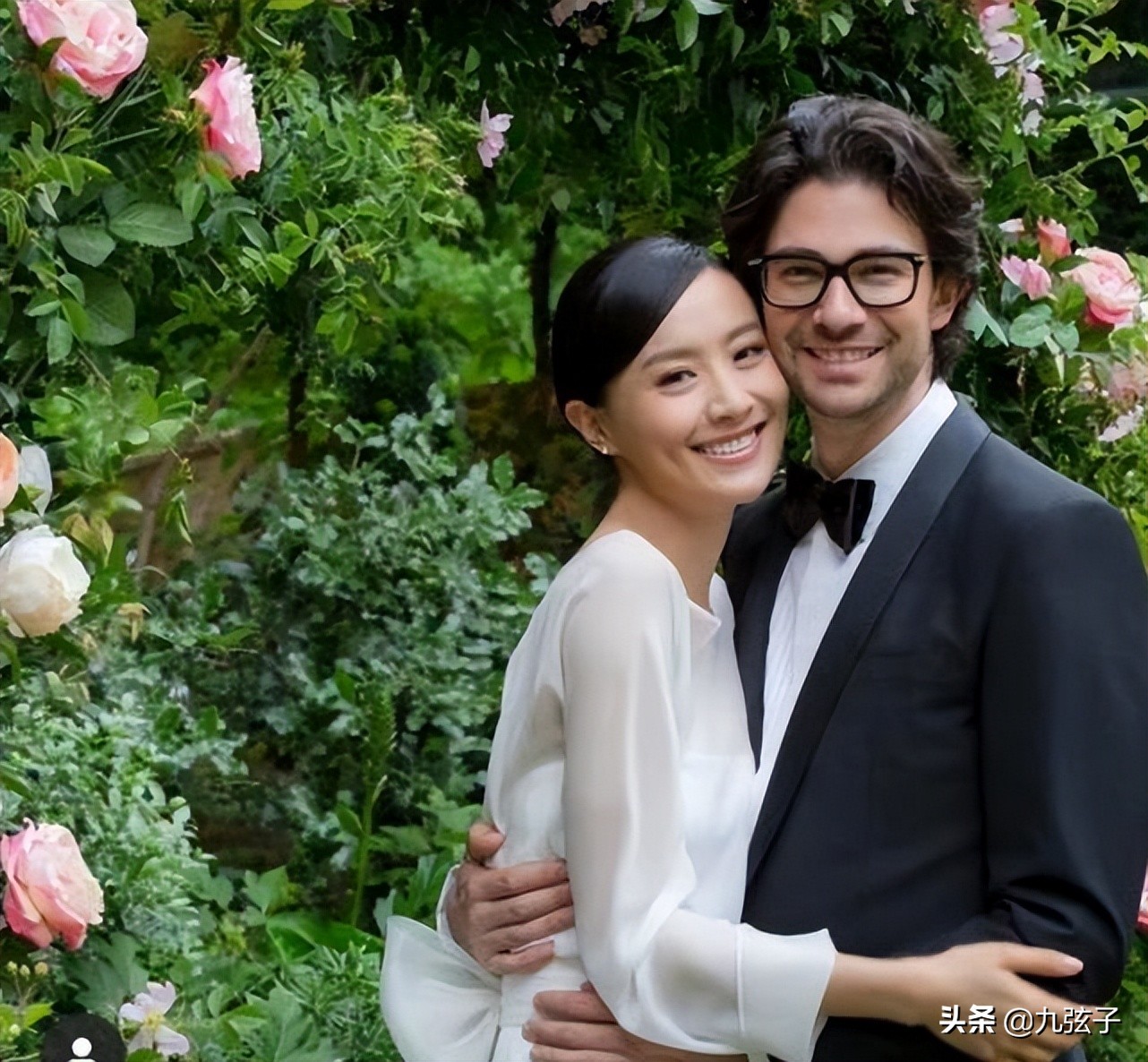 陈法拉谈婚后生活,陈法拉二婚后与女儿合影