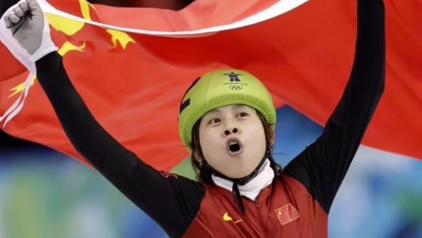 张钧甯到底有多优秀,王濛全程背手夺冠没有太多想法