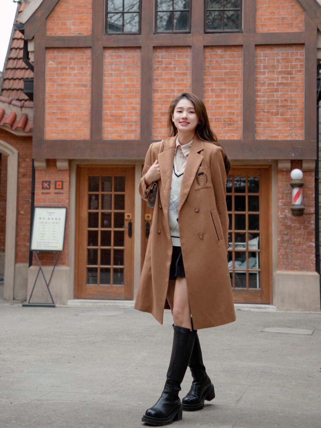 适合40+女性的大衣搭配，过年走亲戚倍有面子，年纪越大越合适