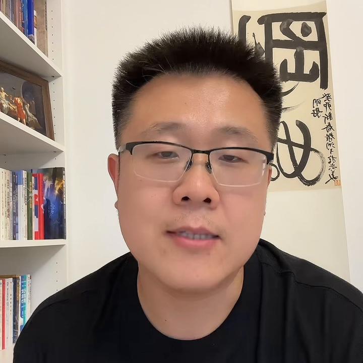 提前锁定今年最佳*场官**小说