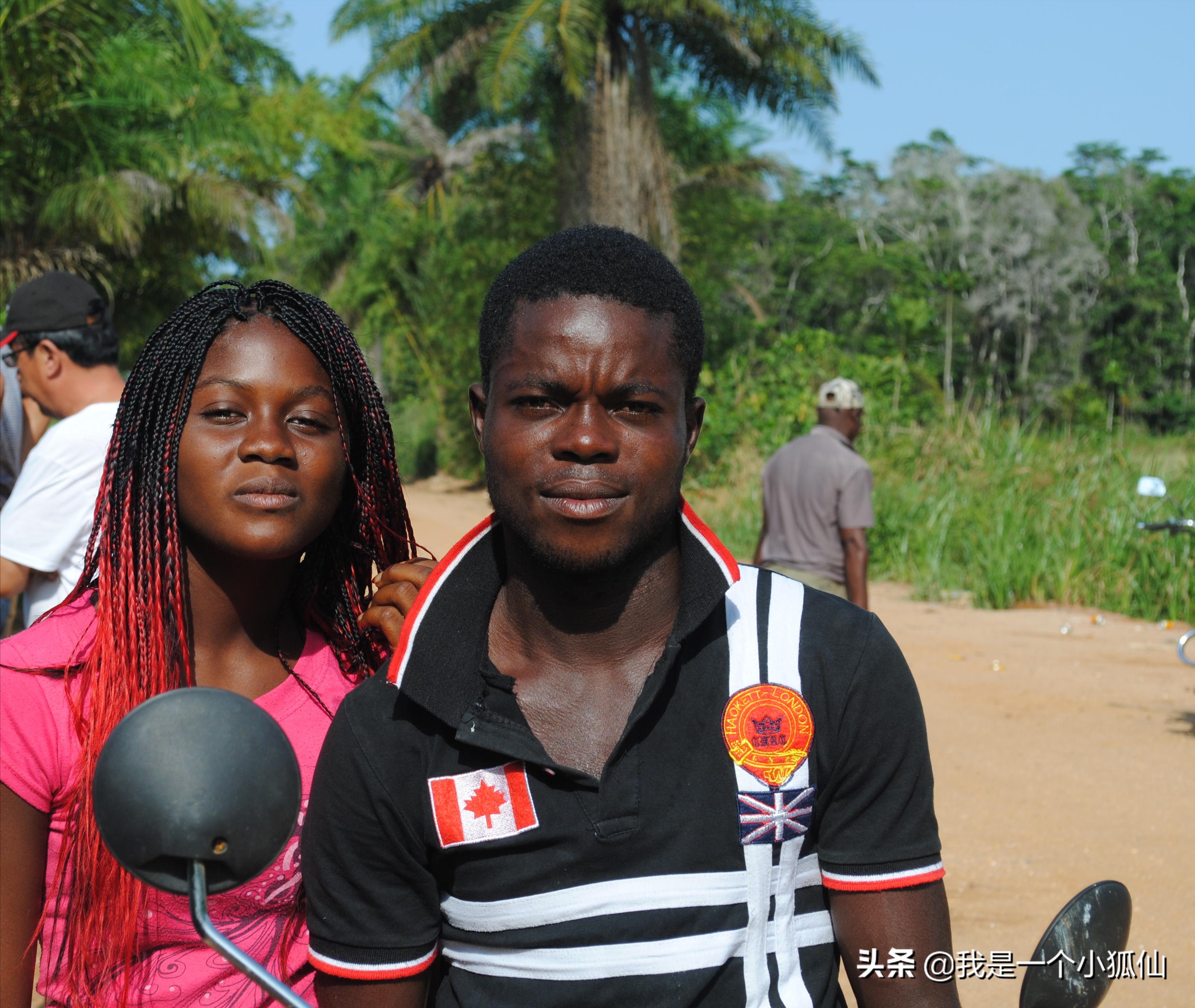 我在非洲安哥拉采辣木籽（我在安哥拉的日子313）