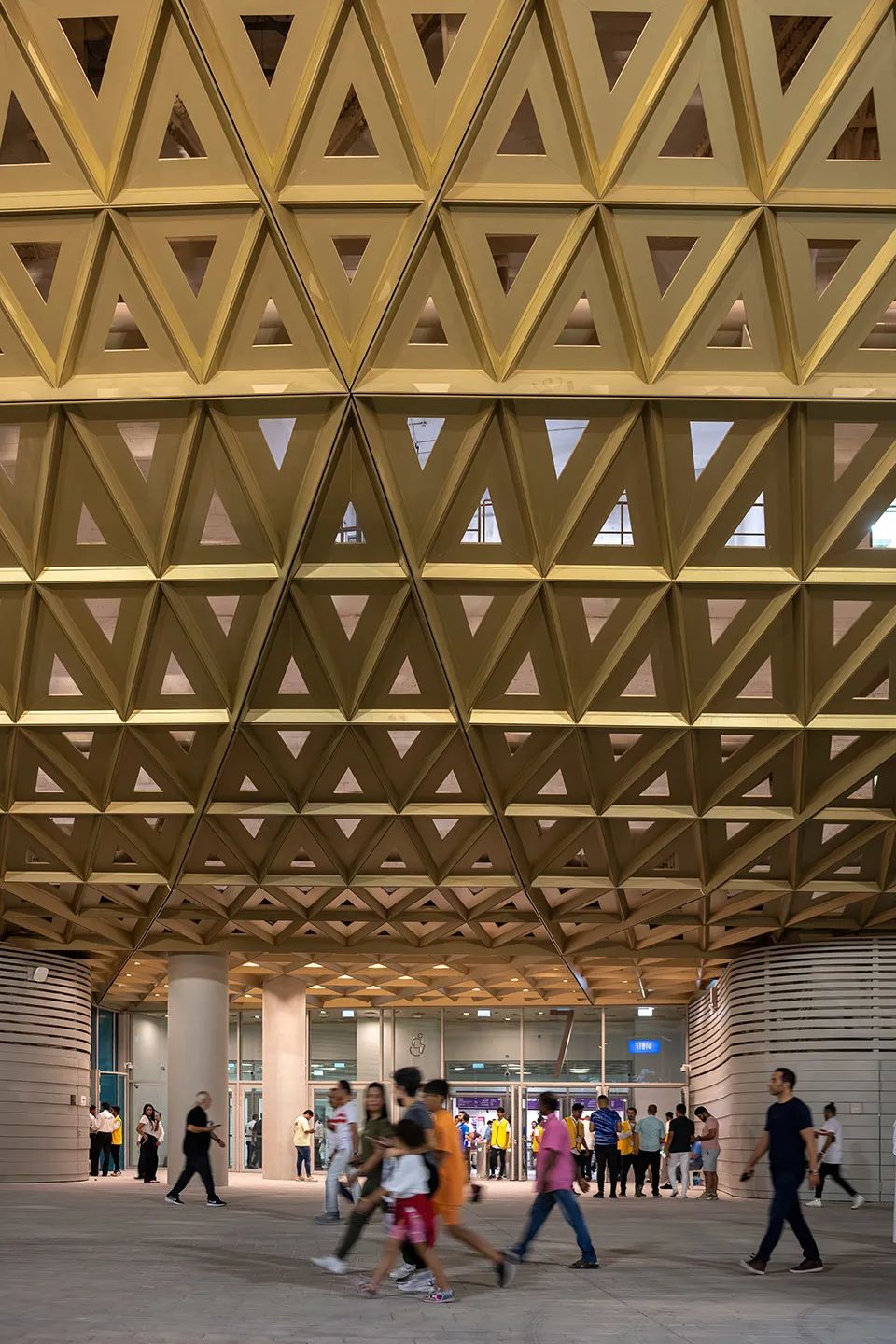 卡塔尔世界杯花了2200亿美元,卡塔尔世界杯花了一万多亿