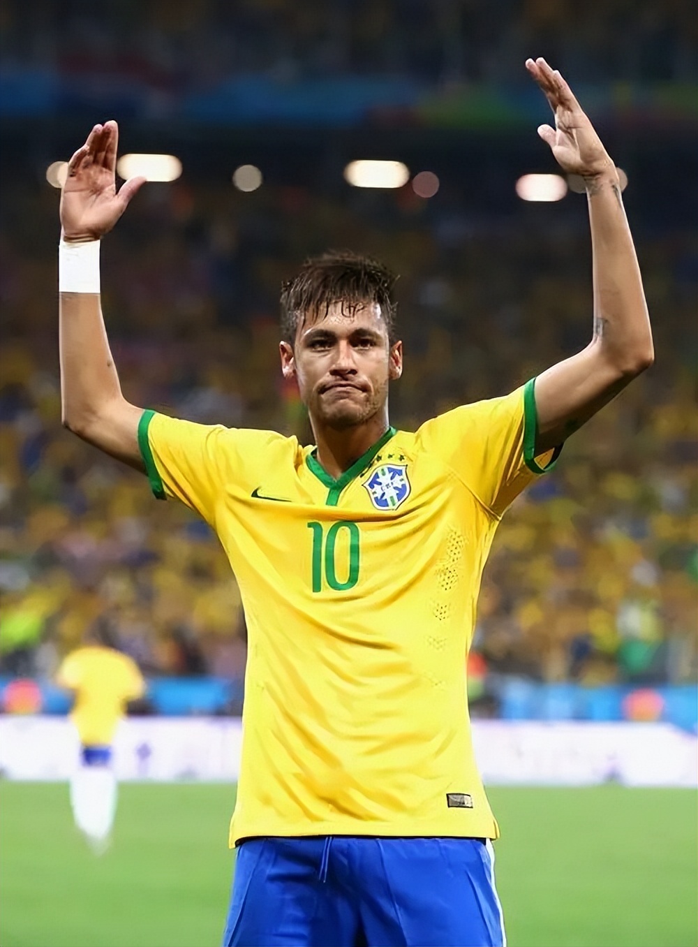 80后的超长待机，00后的异军突起，90后成为了足球场最悲催的一代