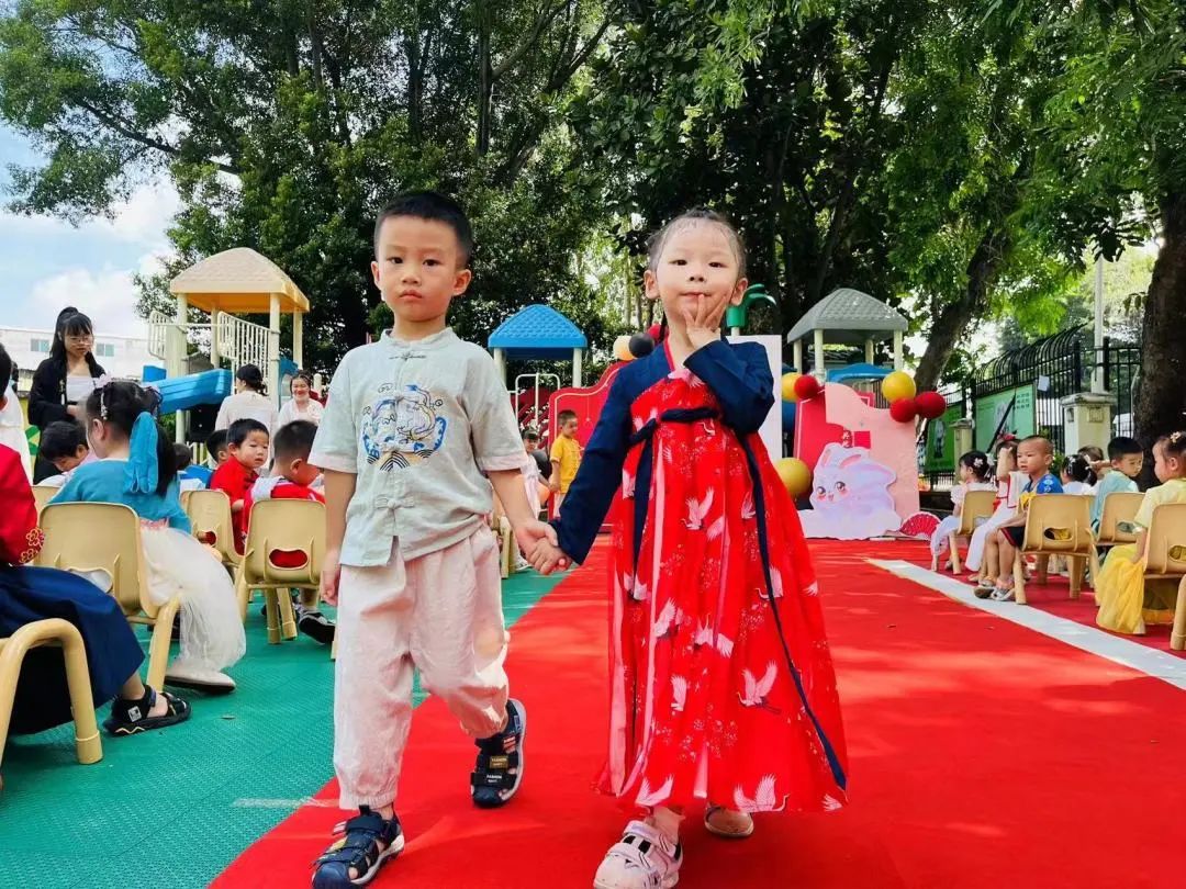 心怀皓月，致敬师恩，百仁幼儿园中秋节教师节双节主题系列活动