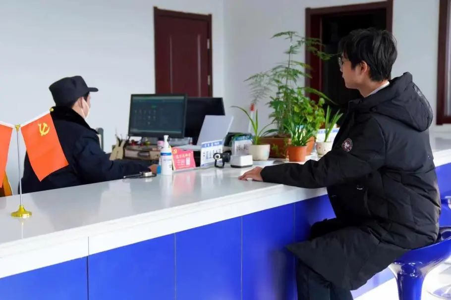 春节我在岗坚守岗位守护万家团圆,守护万家团圆年坚守岗位不打烊