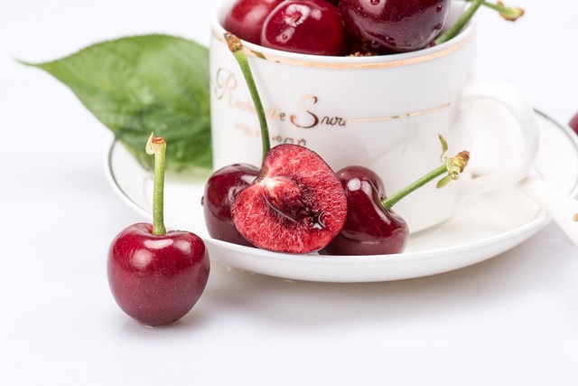 女生胸部发育不良的症状表现,乳房发育到什么程度要穿内衣