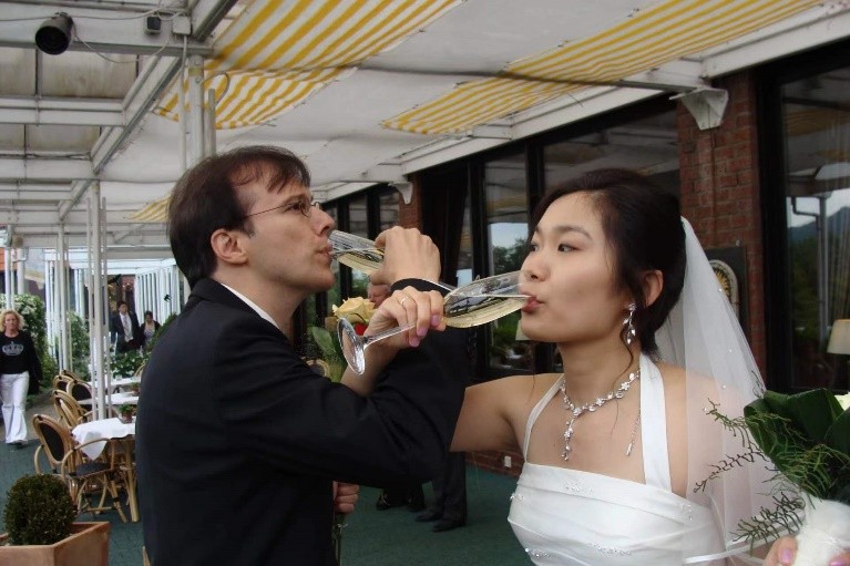 我80后，德国老公是大学教授，却没房没车没存款，月薪只有2000元