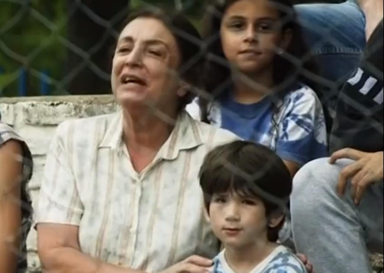 39岁球王梅西,梅西被官方称球王