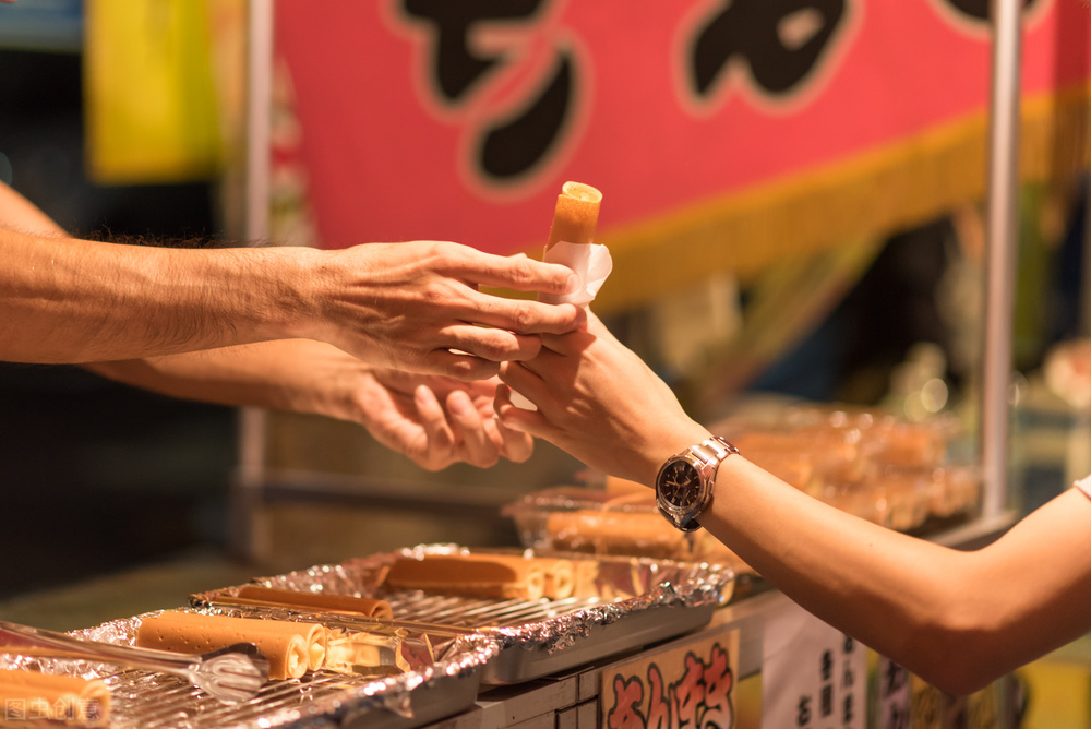 低成本创业项目之摆地摊月入过万,摆地摊创业小吃