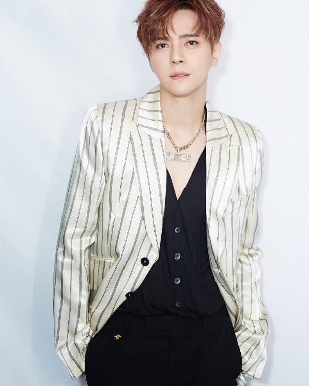 罗志祥晒绝密珍藏玩具：数百双鞋价值几百万，一张地毯价值不菲