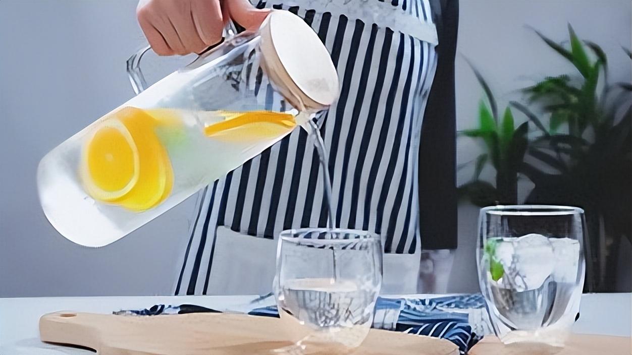 为什么女性过50岁就浑身疼,为什么女人到50浑身有病了