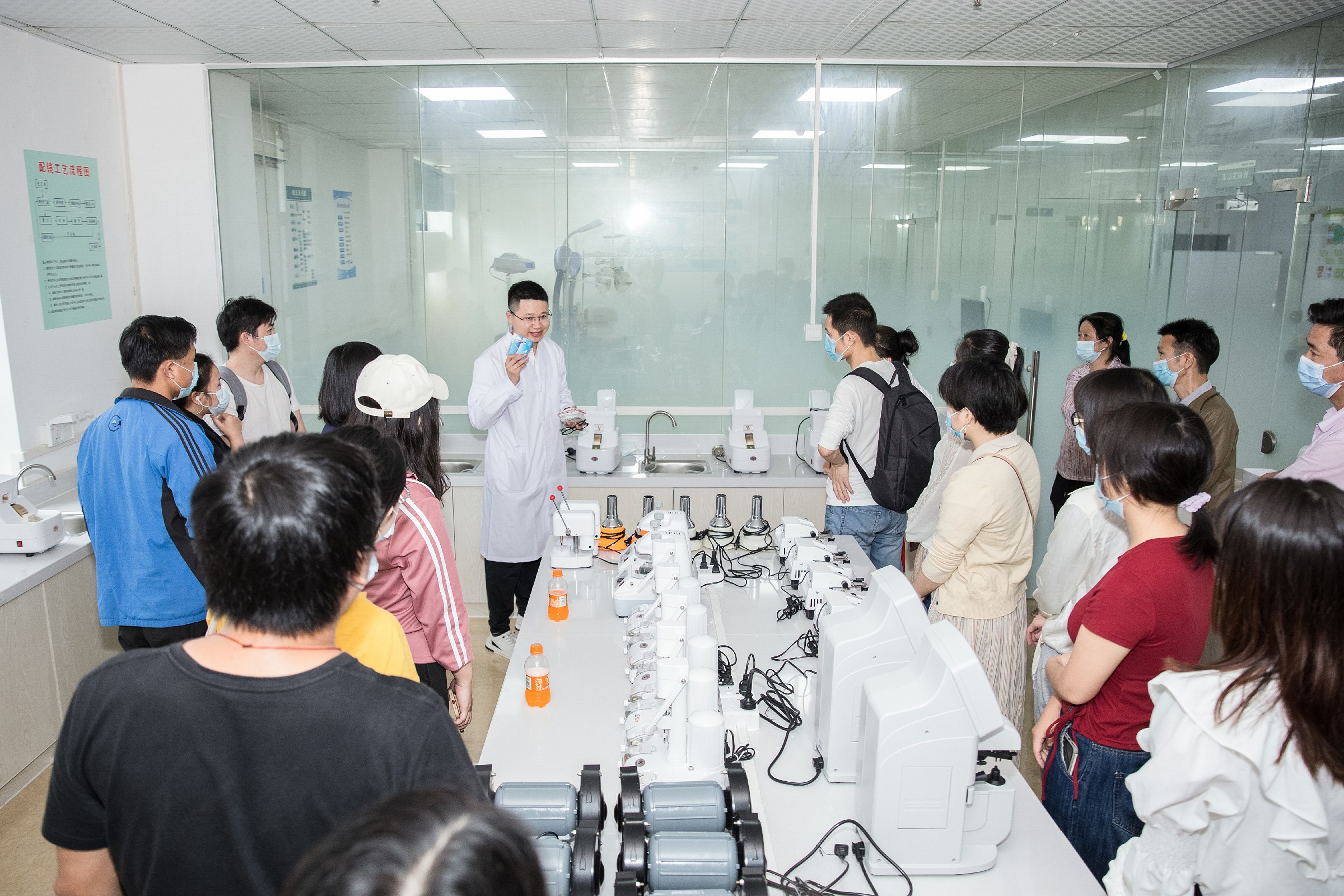 视野联行眼镜店一年利润有多少,开眼镜店利润大吗需要什么条件