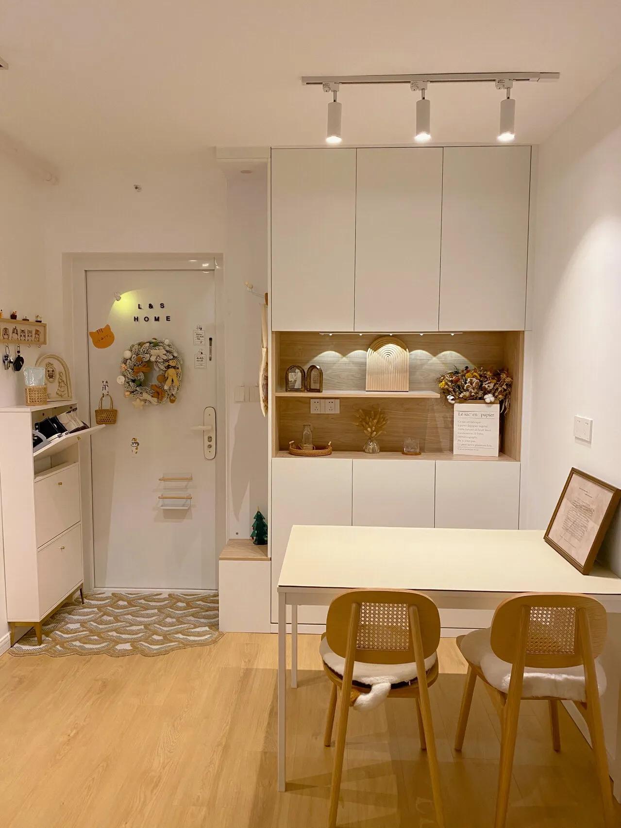 进门20公分设计,无玄关进门餐厅效果图