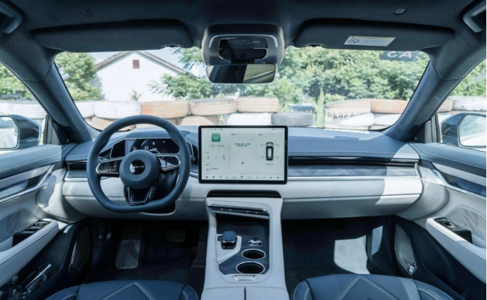 极氪001车机不卡了，还将OTA升级辅助驾驶，这才是完整的车