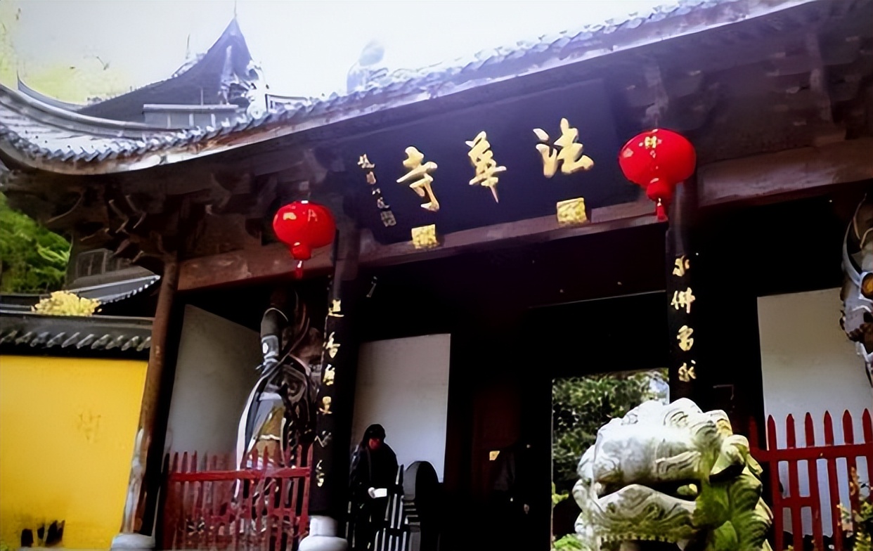 尘世太浮躁，不如随我到寺庙？法华寺社招月薪万元，很难不心动