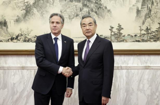 当着布林肯面，王毅提出5项要求，称台湾问题决不退让