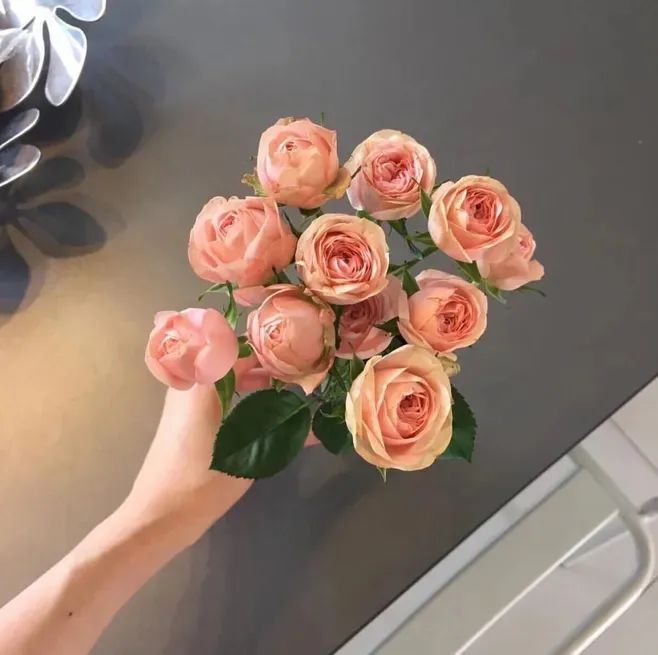 一个男人不找你你还要主动找他吗,男人不联系你也不拉黑你怎么回事