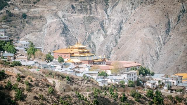 香格里拉去德钦的路好走吗,香格里拉到德钦自驾游攻略