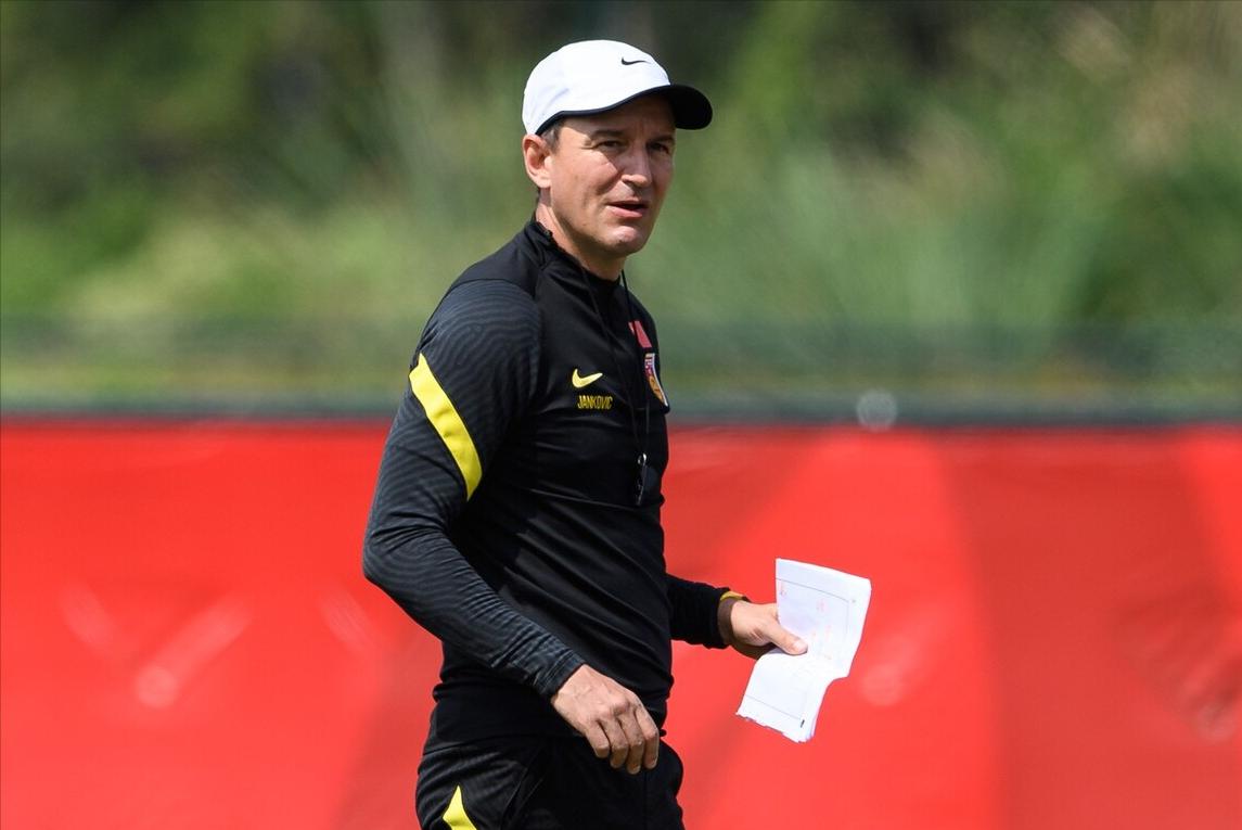 艾克森离队，国足“体脂率超过10%不能上场”硬指标成效显现？