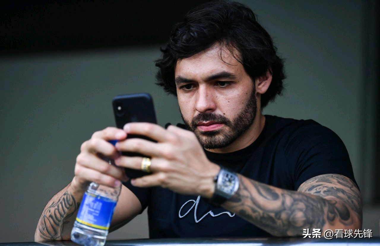 打脸了归化球员,曝高拉特退籍费250元